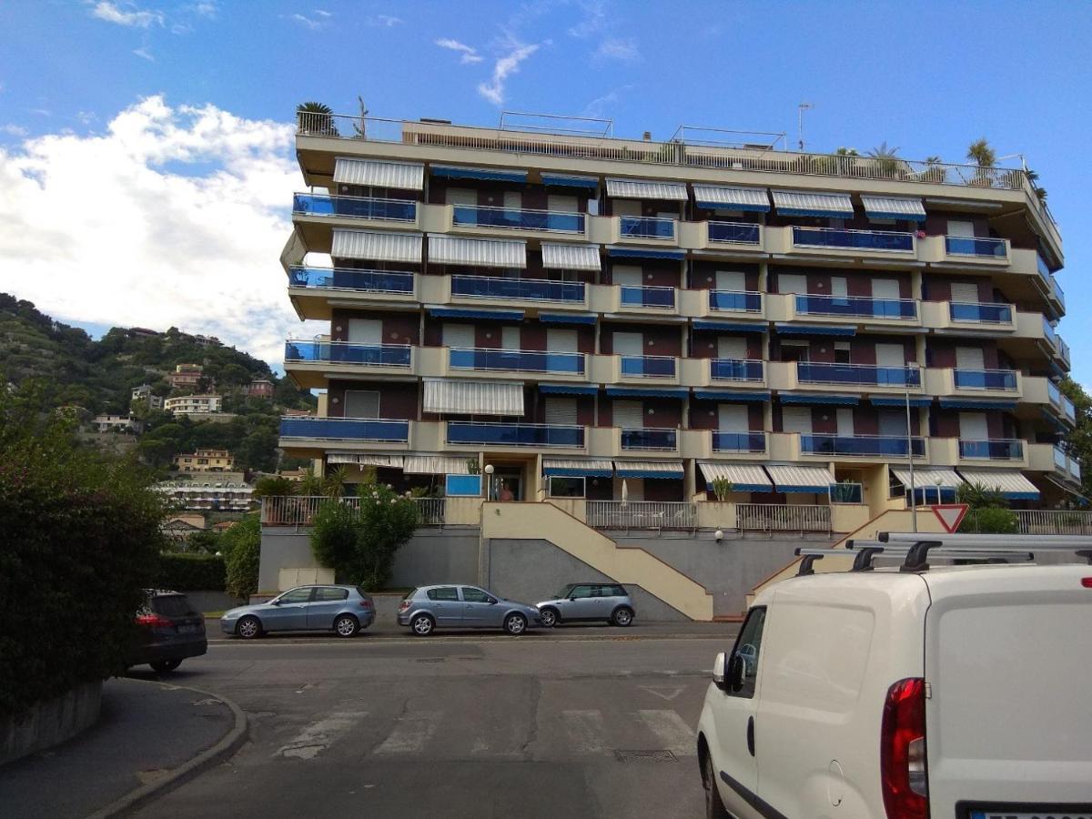 Appartamento Riviera Trilocale Wifi E Parcheggio Privato Ventimiglia Luaran gambar