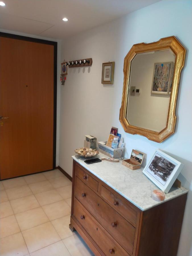 Appartamento Riviera Trilocale Wifi E Parcheggio Privato Ventimiglia Luaran gambar